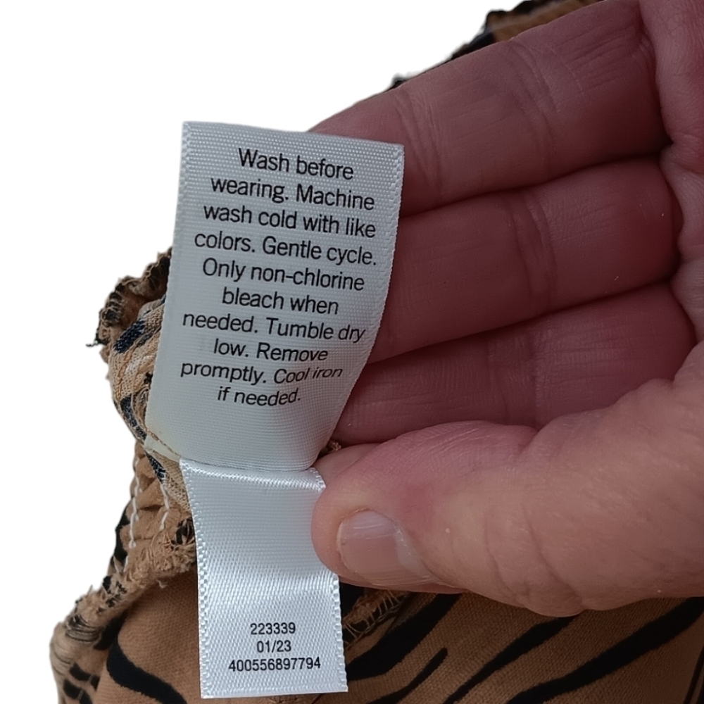 Nine West Women's Black And Brown Zebra Short Sleeve V-Neck Blouse Size … - Picture 6 of 6